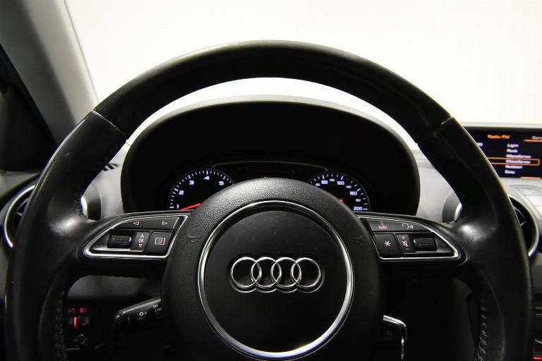 AUDI A1 9
