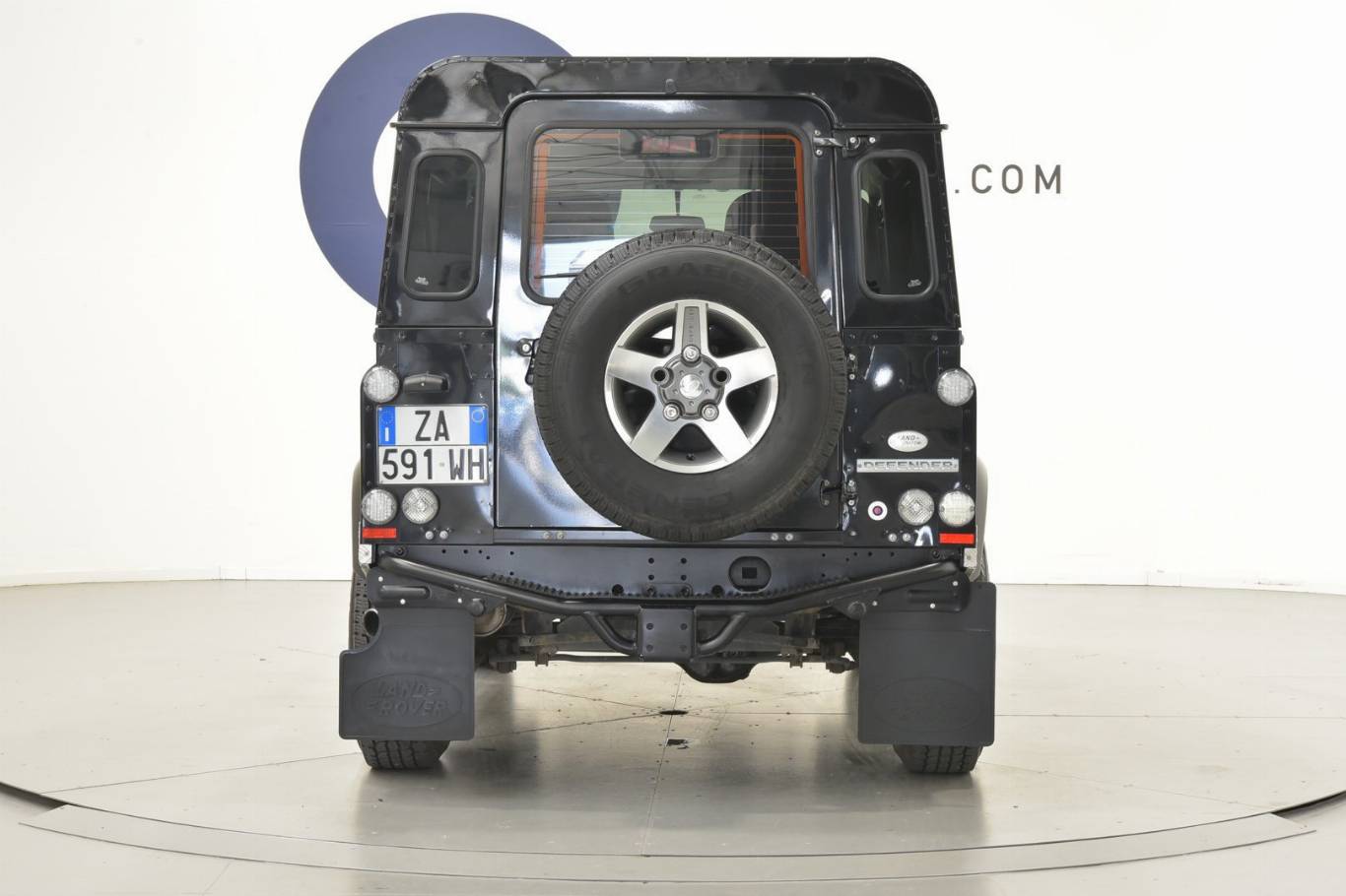 LAND ROVER Defender 6