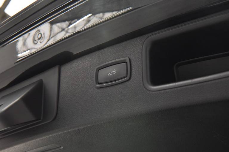 PORSCHE Macan 49
