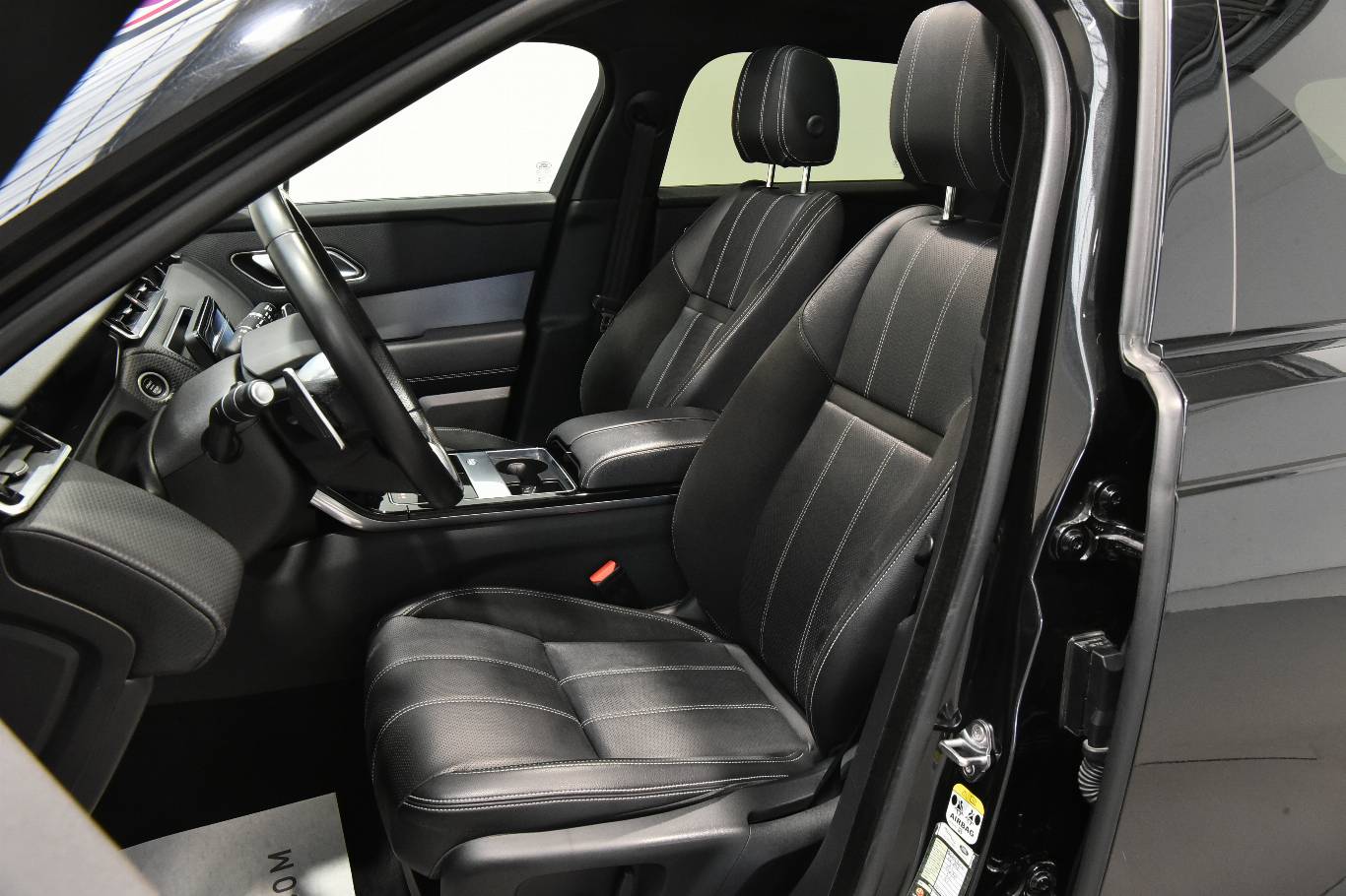LAND ROVER Range Rover Velar 21