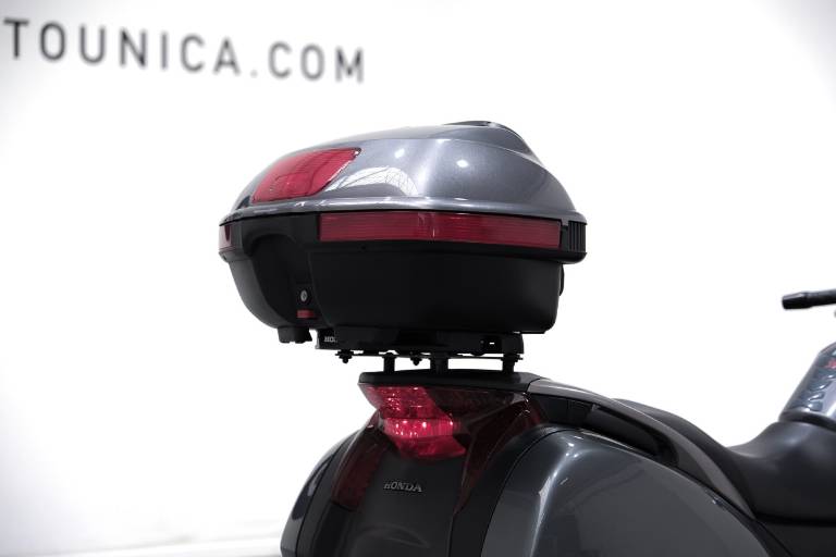 HONDA Deauville 700 24
