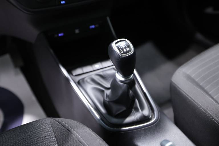 HYUNDAI I20 28