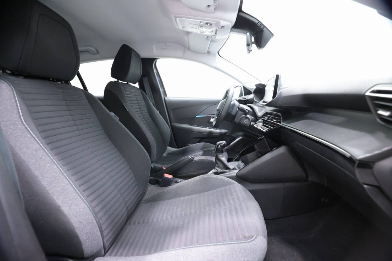 PEUGEOT 208 42