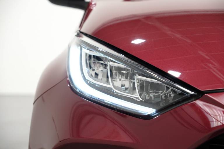 TOYOTA Yaris 15