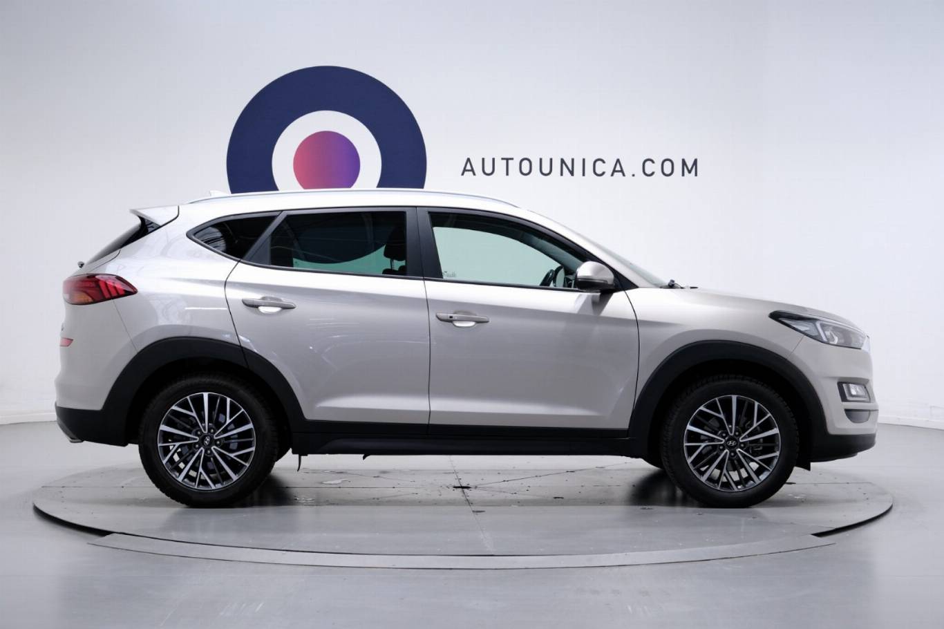 HYUNDAI Tucson 4