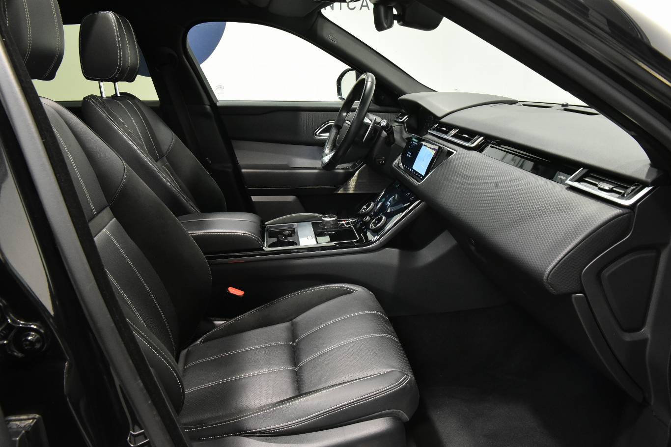 LAND ROVER Range Rover Velar 36
