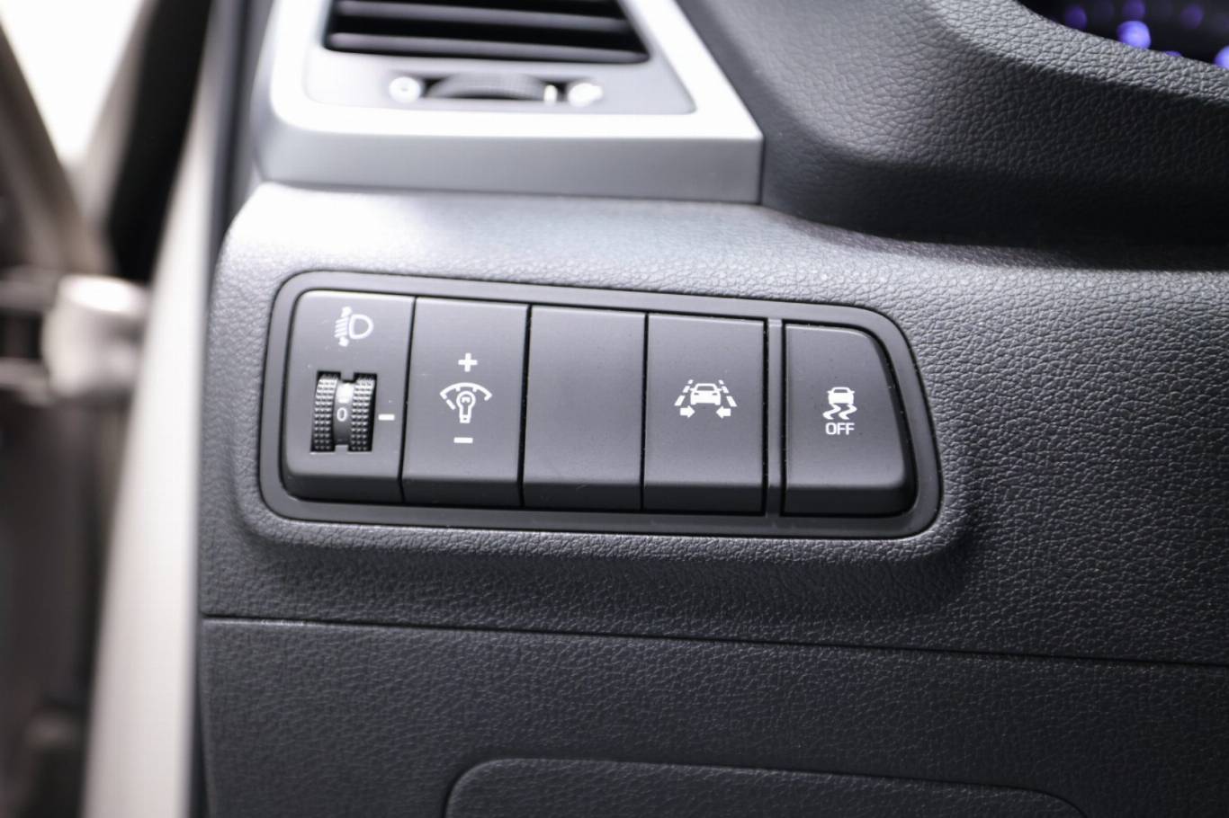 HYUNDAI Tucson 24