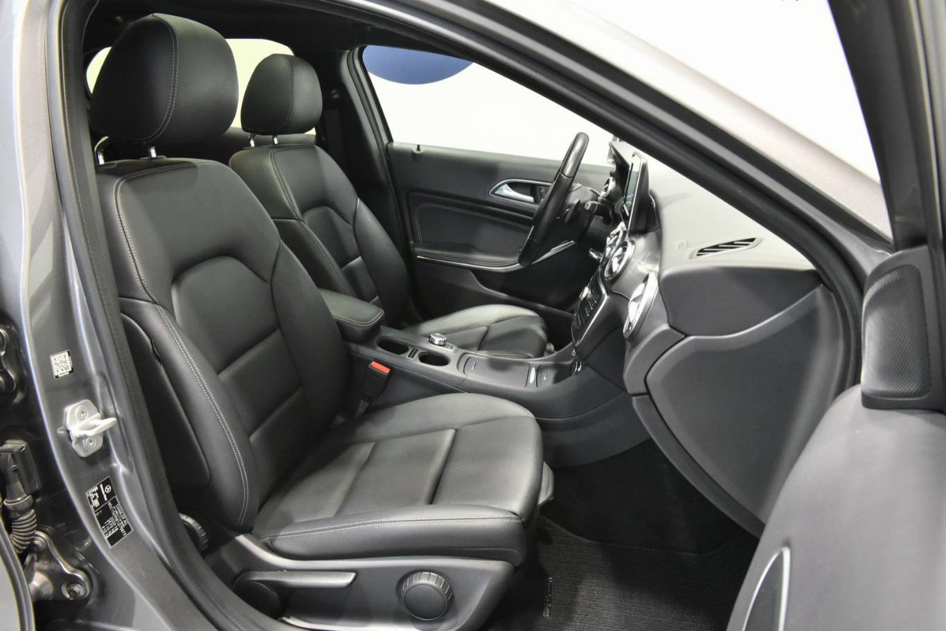 MERCEDES-BENZ GLA 200 21