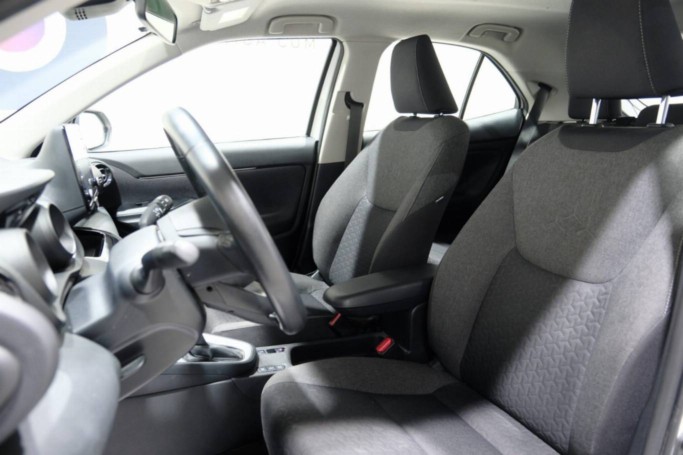 TOYOTA Yaris Cross 6