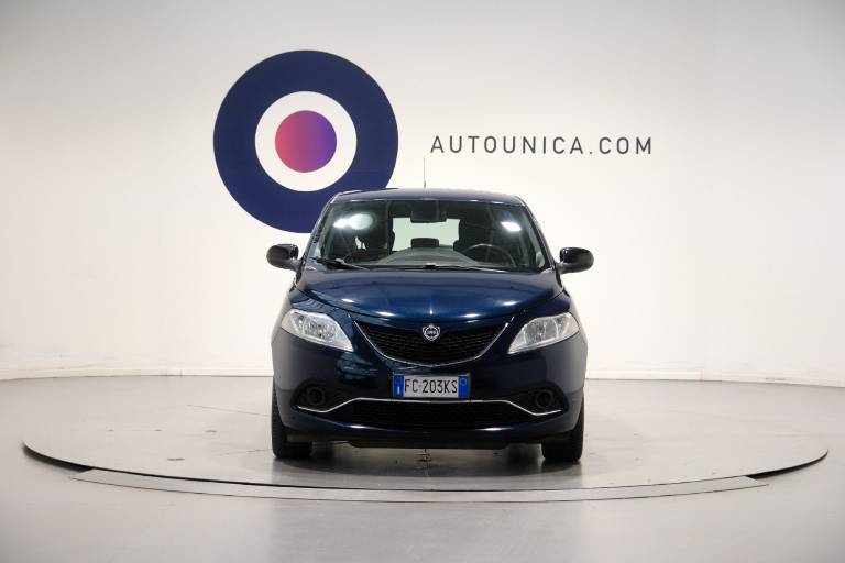 LANCIA Ypsilon 2