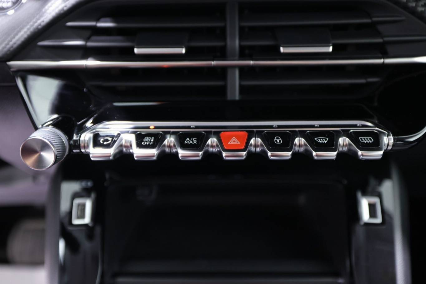 PEUGEOT 208 26