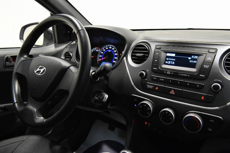 HYUNDAI I10 28