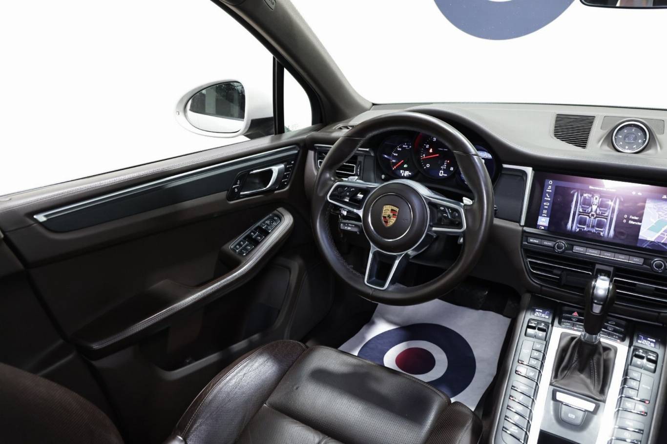 PORSCHE Macan 30
