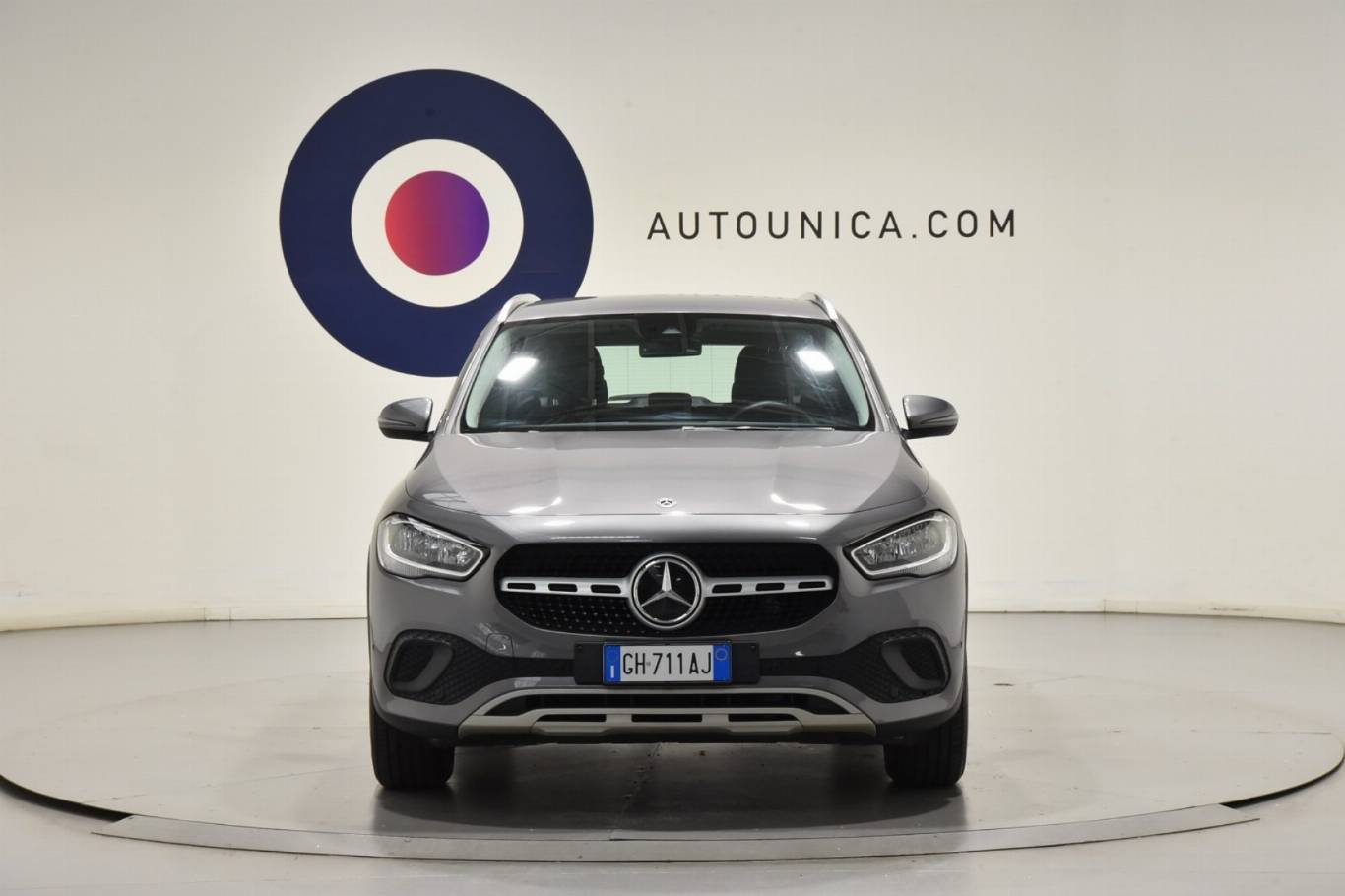 MERCEDES-BENZ GLA 180 10