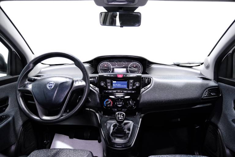 LANCIA Ypsilon 9