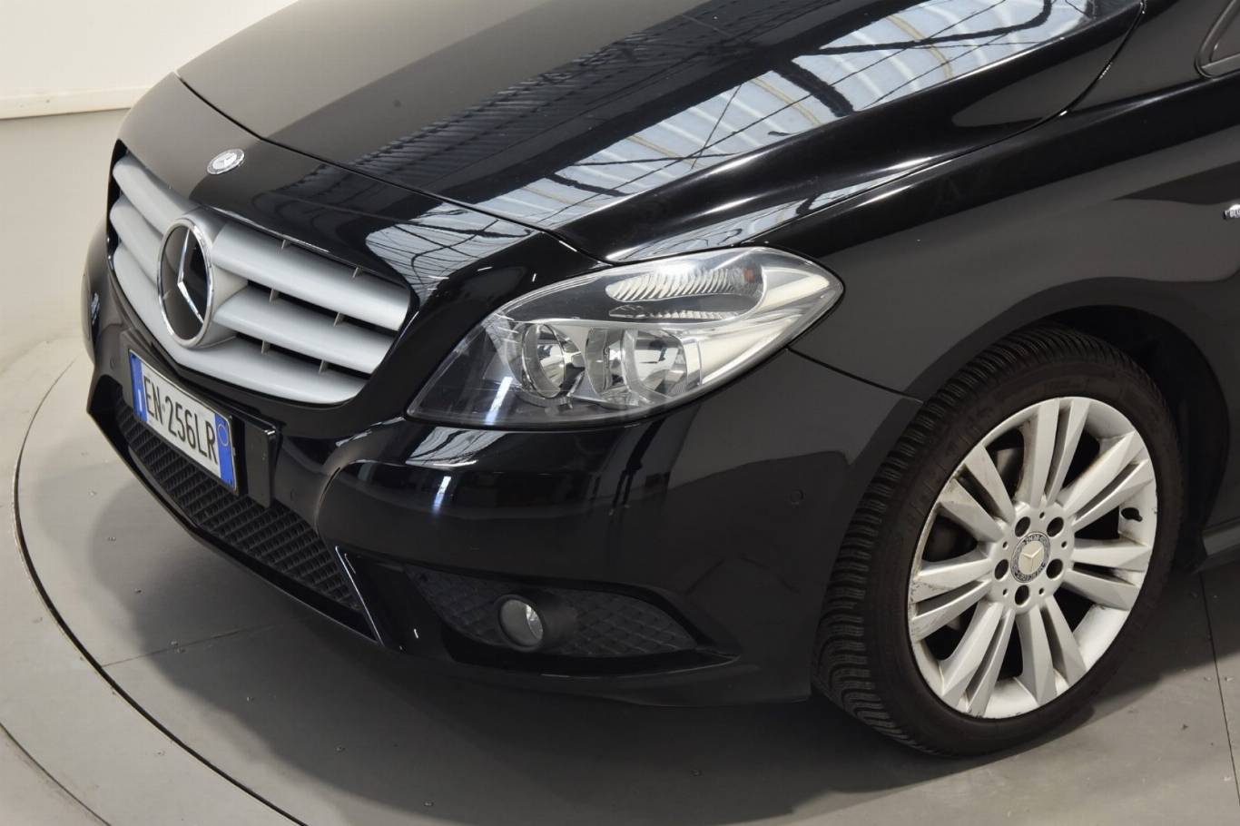 MERCEDES-BENZ B 180 32
