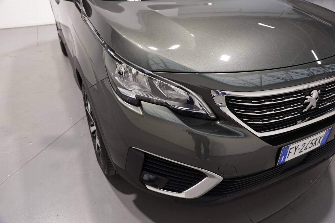 PEUGEOT 5008 42