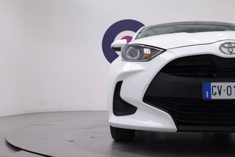 TOYOTA Yaris 38