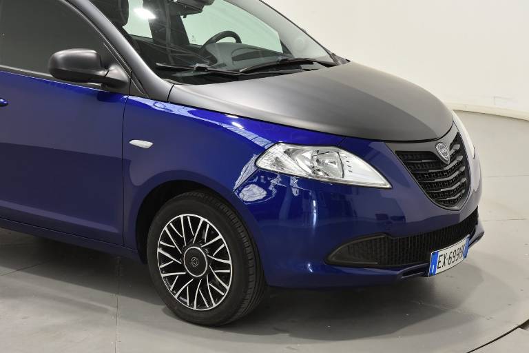 LANCIA Ypsilon 13