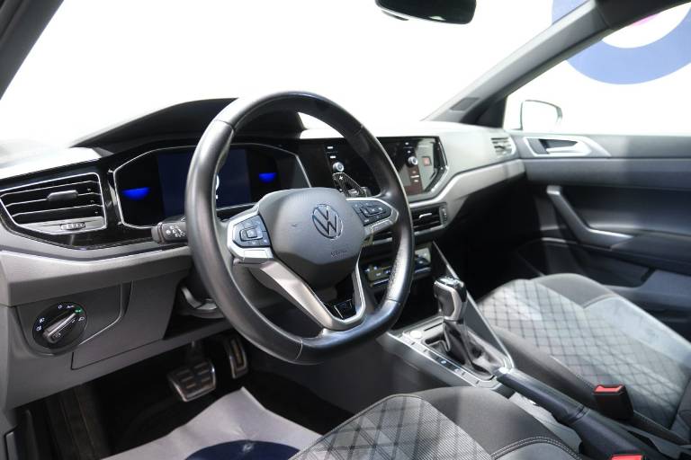 VOLKSWAGEN Polo 5