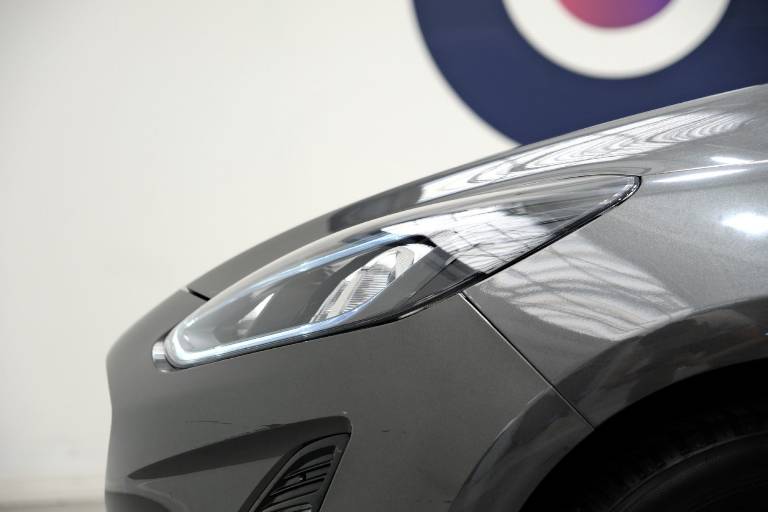 FORD Fiesta 13