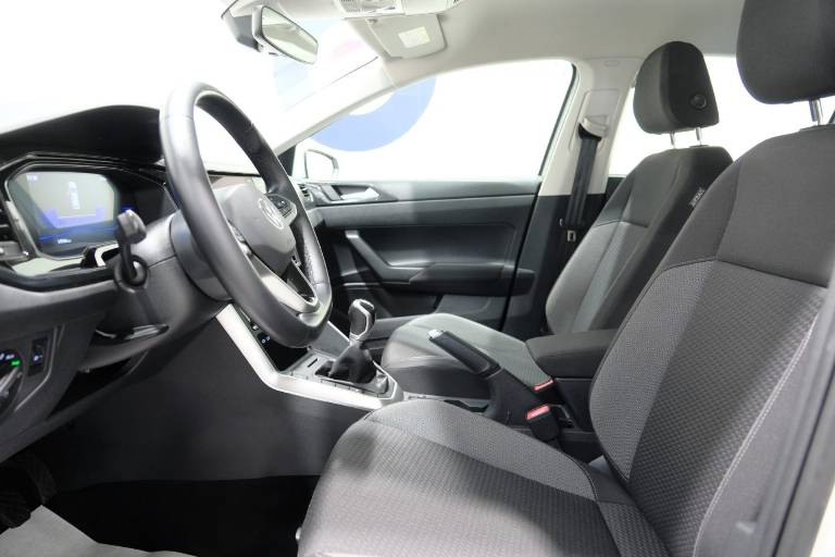 VOLKSWAGEN Polo 20