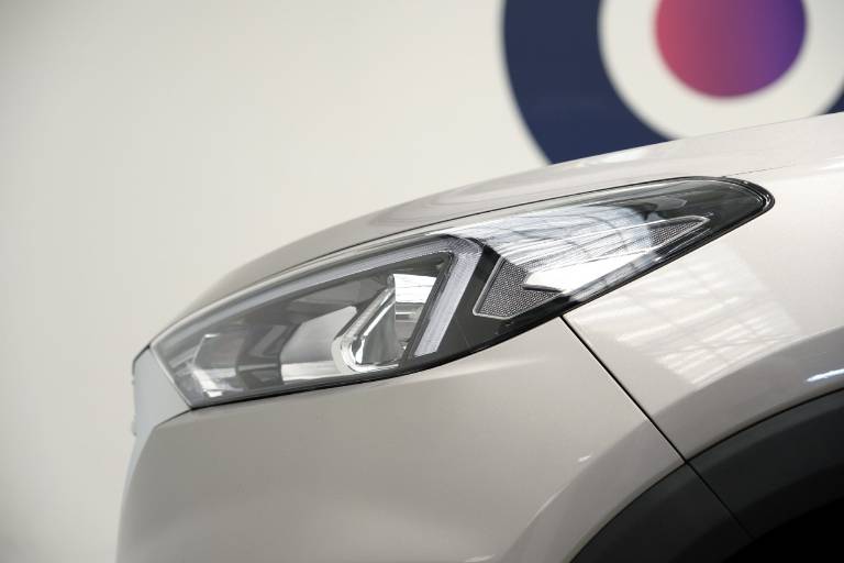 HYUNDAI Tucson 19
