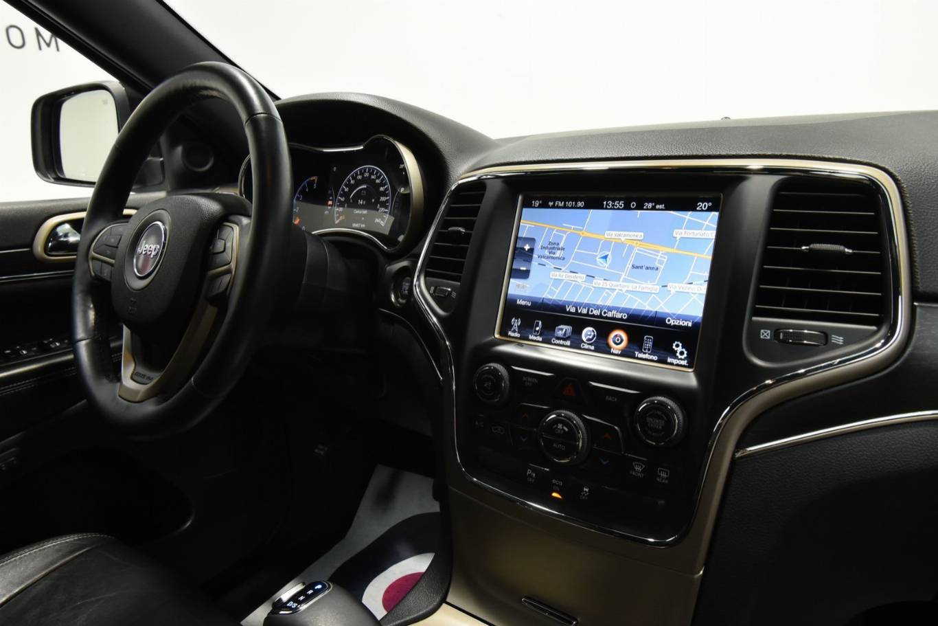 JEEP Grand Cherokee 28