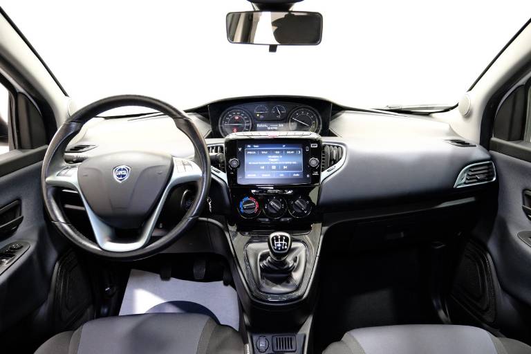 LANCIA Ypsilon 10