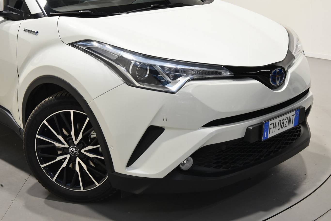 TOYOTA C-HR 58