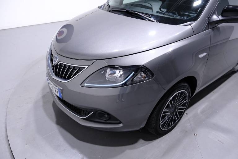 LANCIA Ypsilon 18