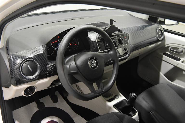 VOLKSWAGEN Up! 3