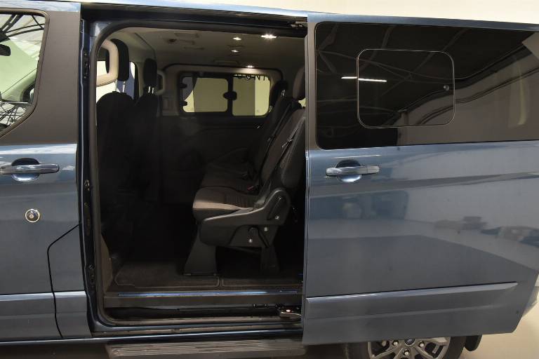 FORD Tourneo Custom 13