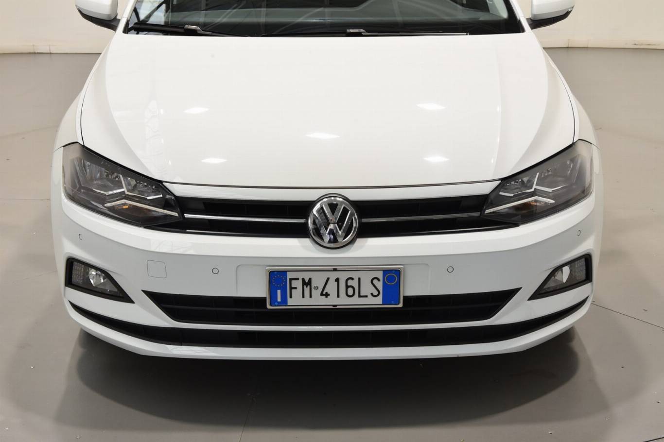 VOLKSWAGEN Polo 40