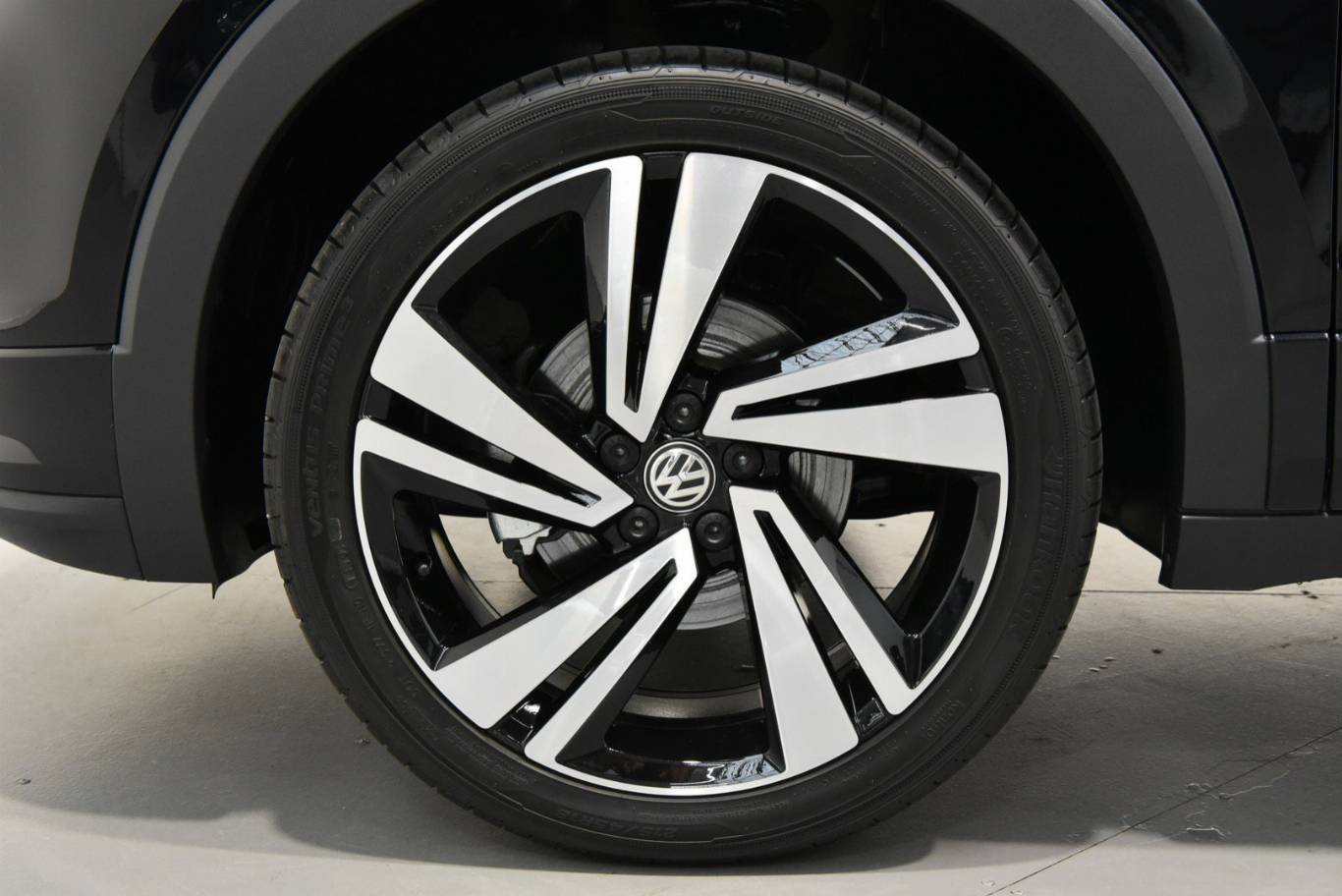 VOLKSWAGEN T-Cross 33