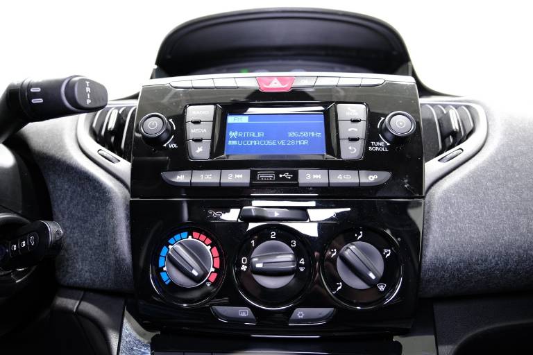 LANCIA Ypsilon 23