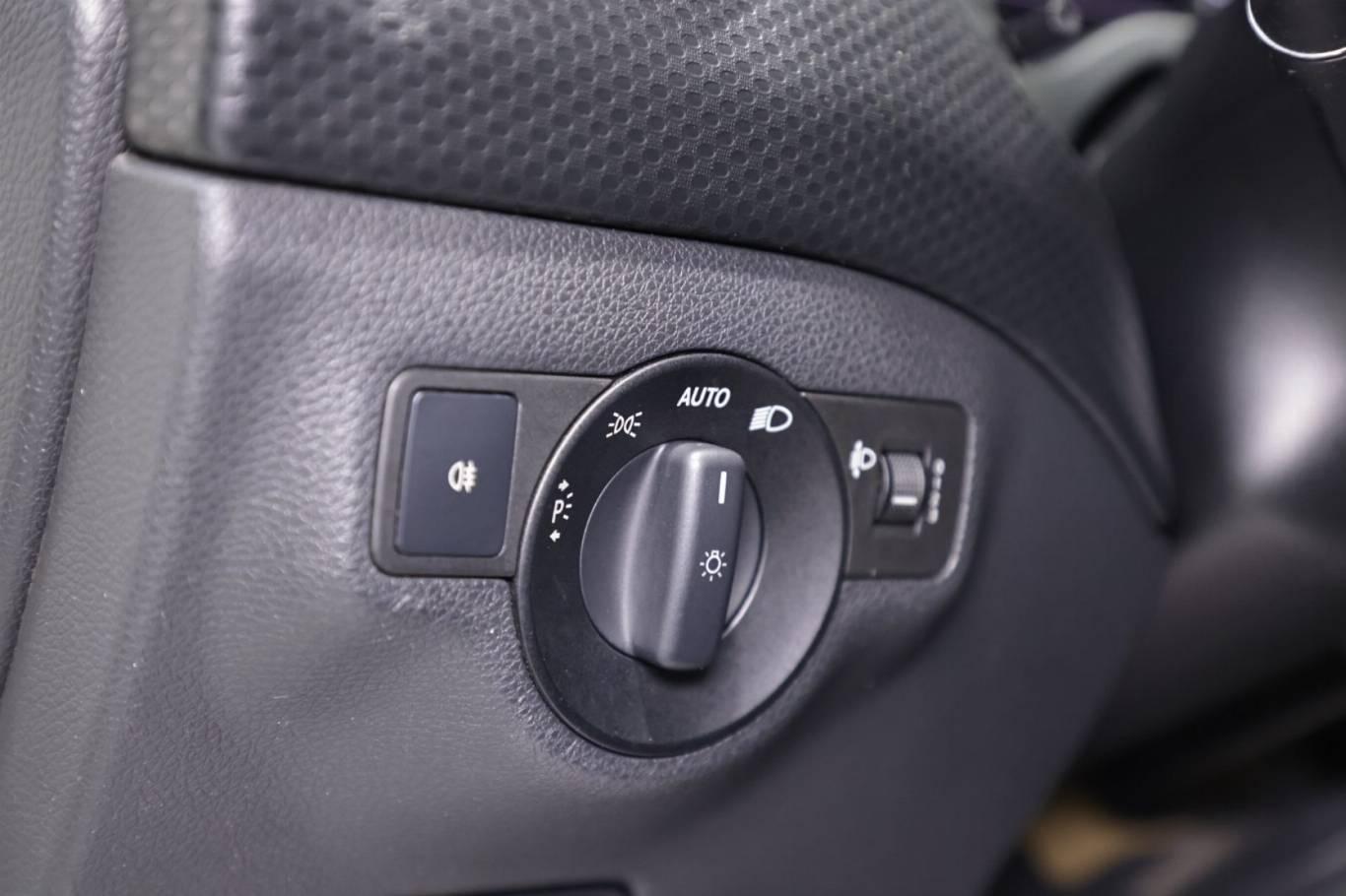 MERCEDES-BENZ A 180 36