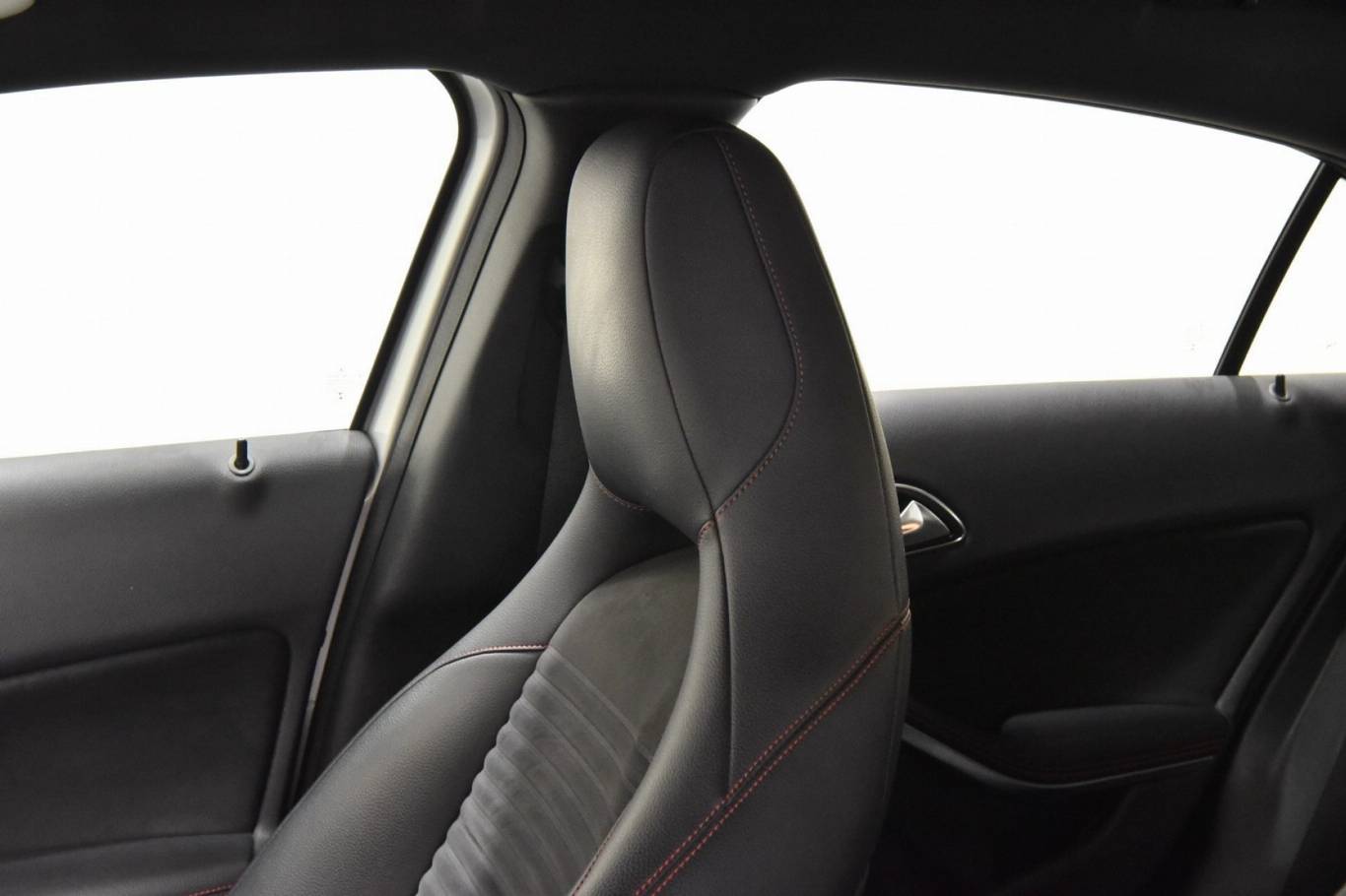 MERCEDES-BENZ A 180 5