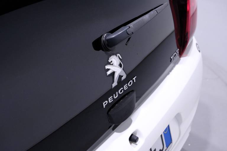 PEUGEOT 108 48