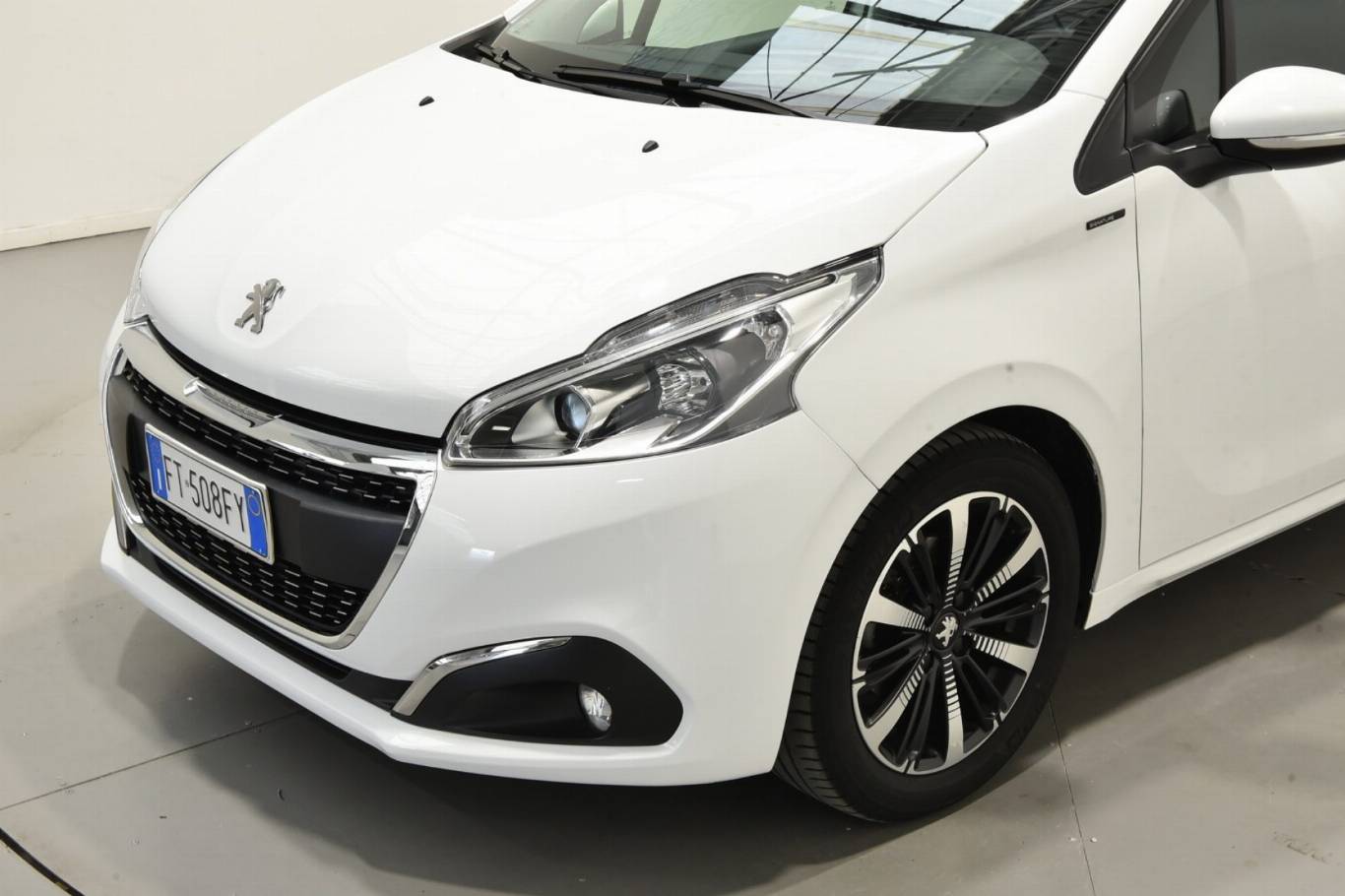 PEUGEOT 208 46