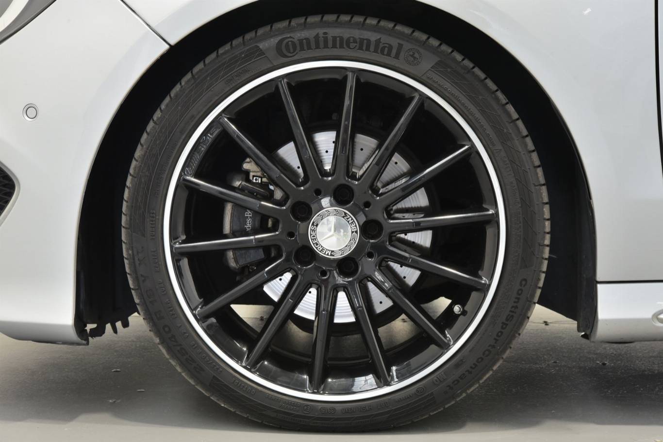 MERCEDES-BENZ CLA 200 35