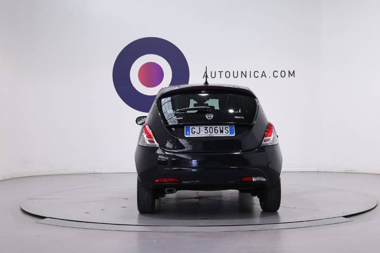 LANCIA Ypsilon 15