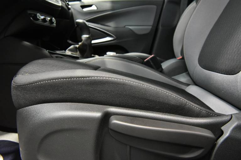 OPEL Crossland X 46