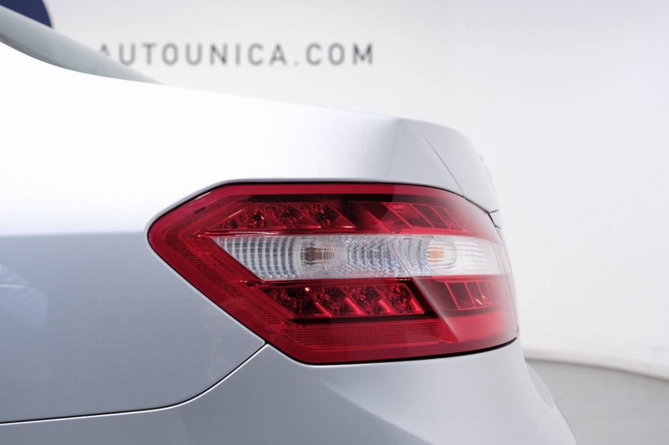 MERCEDES-BENZ E 250 54