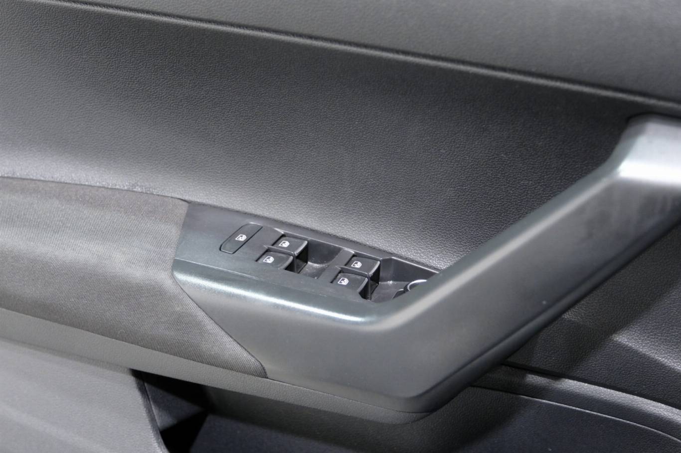 VOLKSWAGEN Polo GTI 31