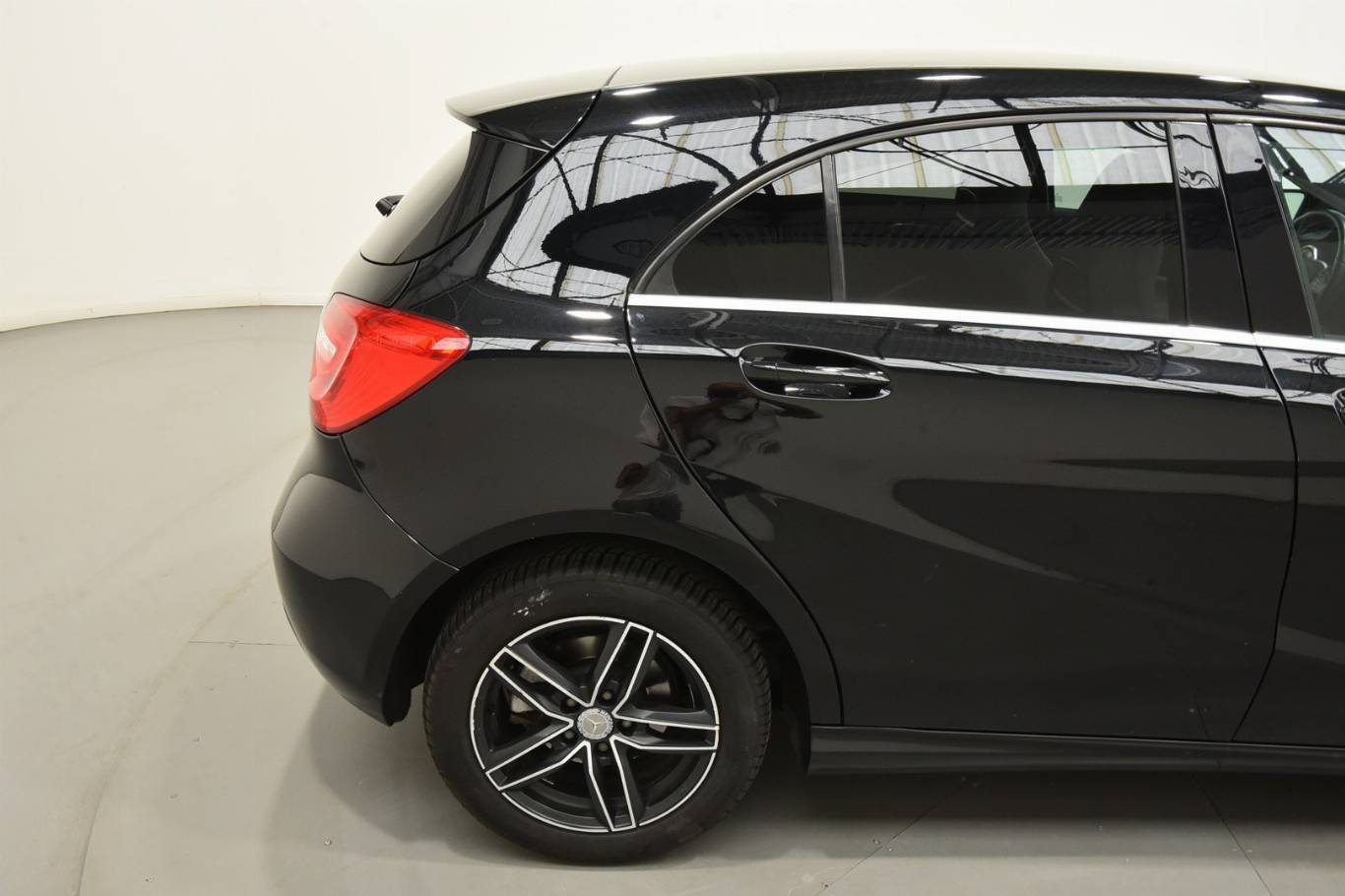 MERCEDES-BENZ A 180 48