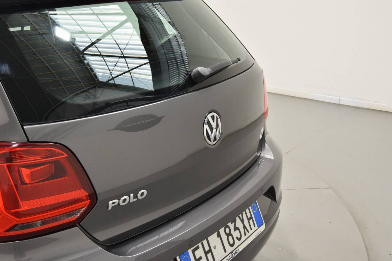 VOLKSWAGEN Polo 40