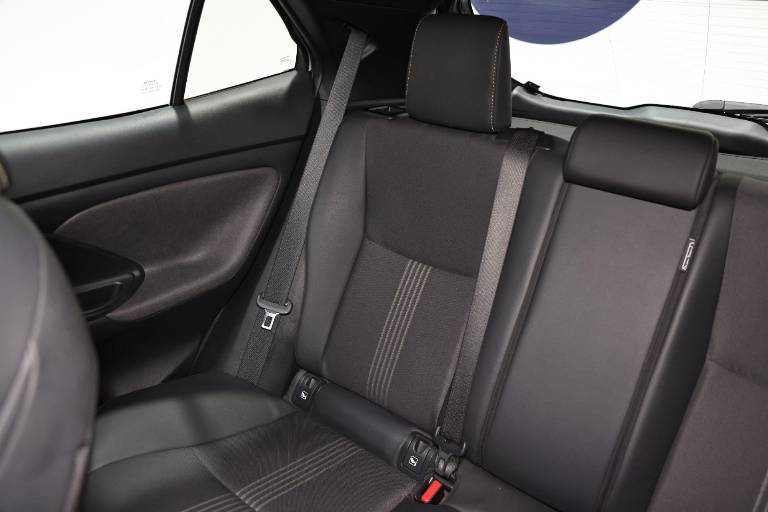 TOYOTA Yaris Cross 38