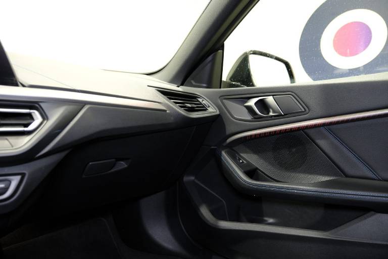 BMW 220 38