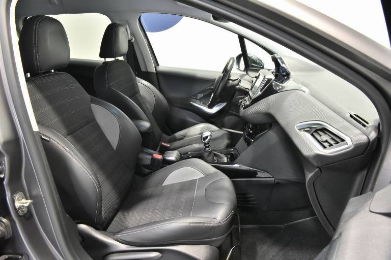 PEUGEOT 2008 20